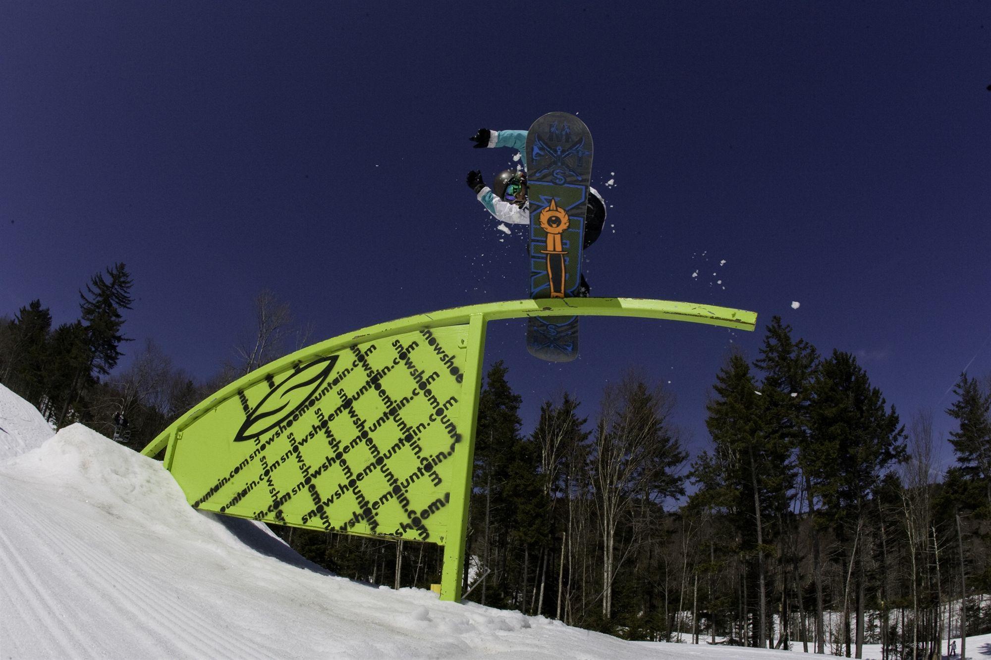 Hotel Snowcrest Snowshoe Exterior foto