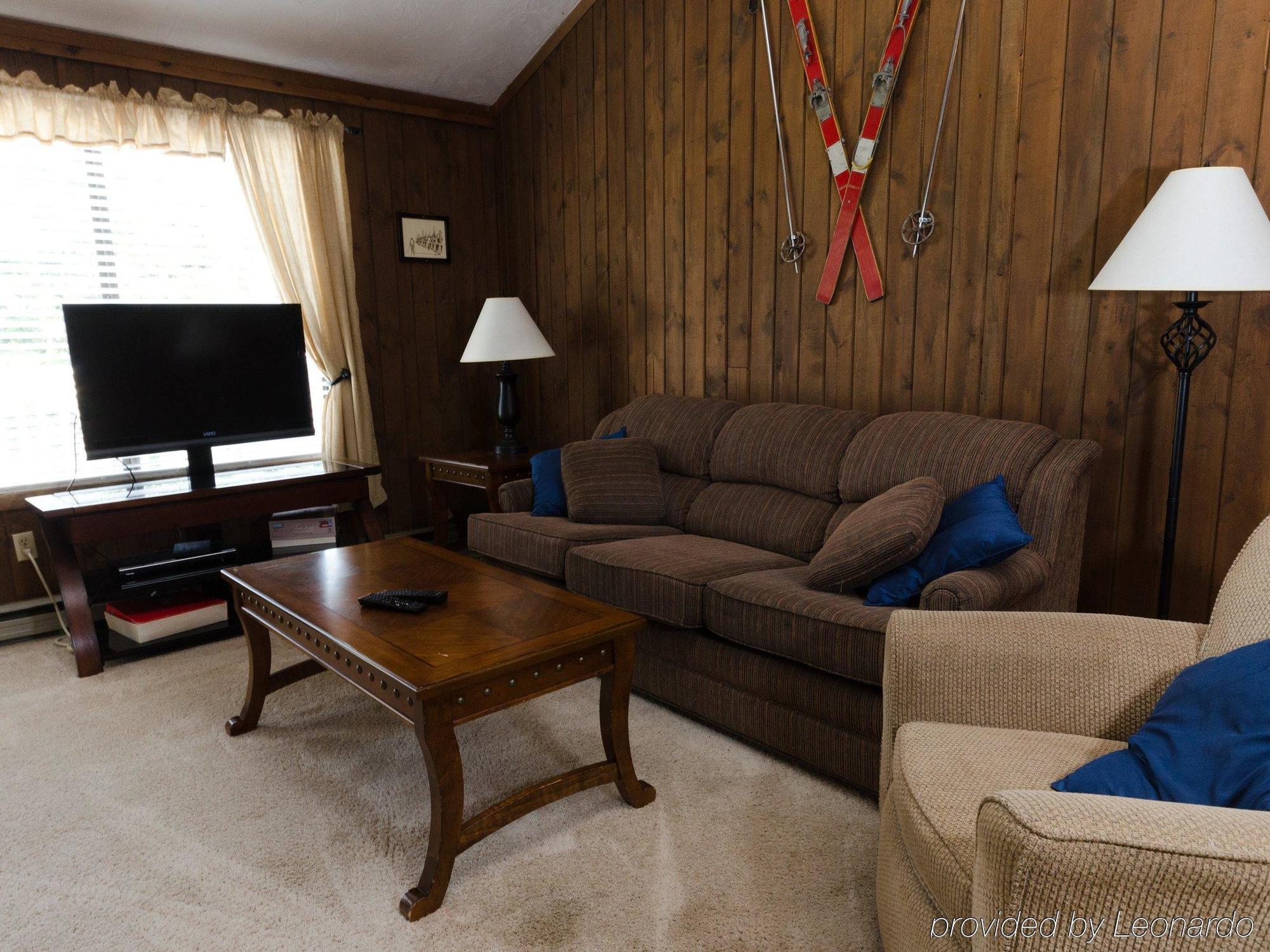 Hotel Snowcrest Snowshoe Exterior foto