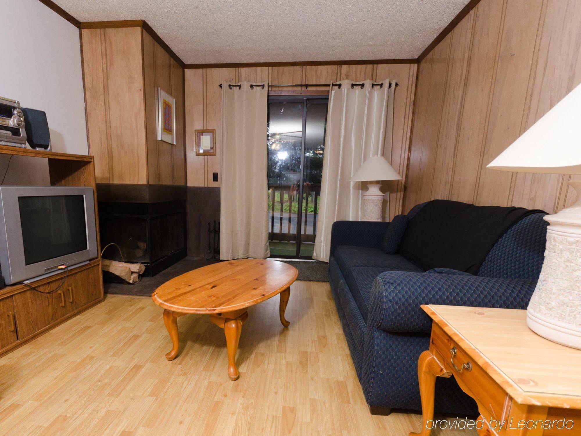 Hotel Snowcrest Snowshoe Exterior foto